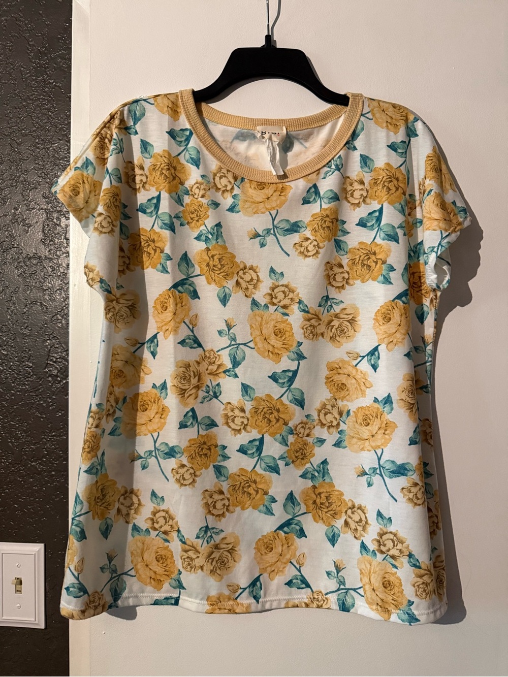 BiBi Yellow Rose Print Short Sleeve Tee
